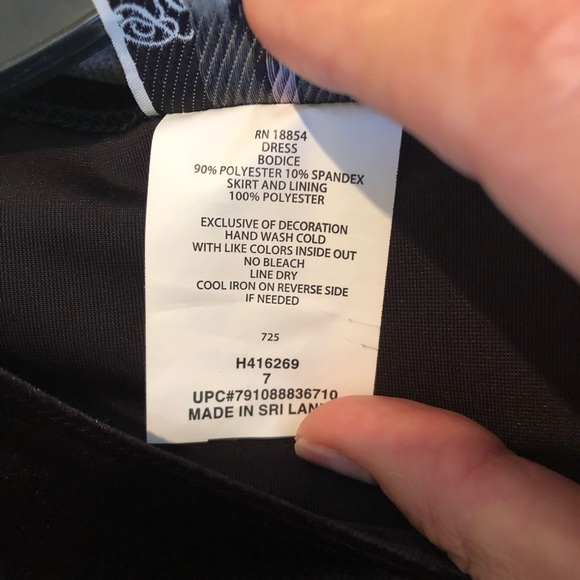 Beautiful Holiday Dress, girls size 7 - Picture 3 of 3